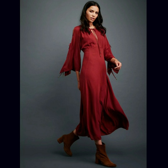 EUC Prettiest Thing Midi Dress in Dogwood - Picture 2 of 8